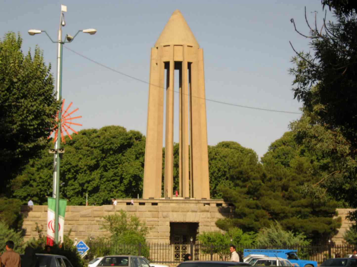 جاذبه‌های گردشگری اطراف مسجد جامع همدان