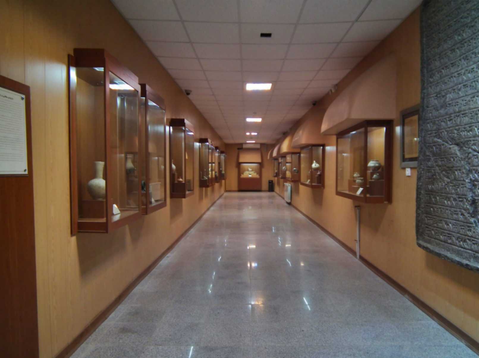 بازدید از موزه هگمتانه پس از رفتن به مسجد جامع همدان