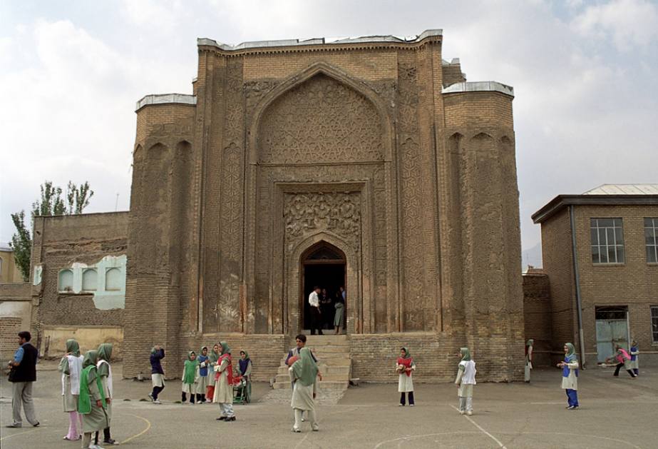 گنبد علویان همدان