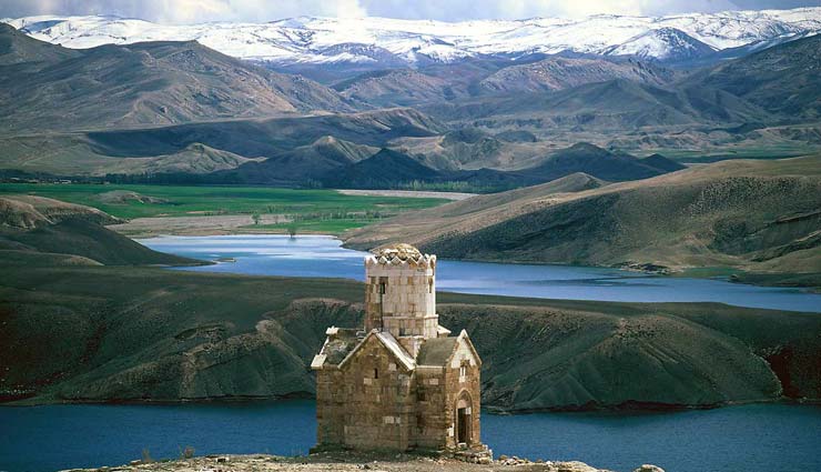 بهترین جاهای دیدنی ارومیه؛ اهل دریاچه هستید یا دهکده ساحلی؟