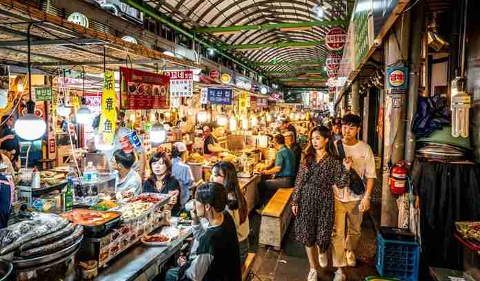 بازارهای محلی سئول؛ شکمگردی در حین خرید در پایتخت کره جنوبی