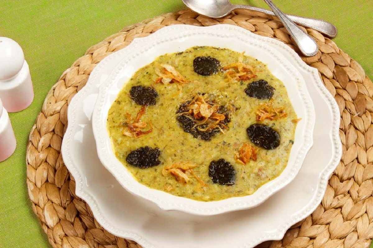 راهنمای سفر به سنندج؛ آش سه نگه سیر