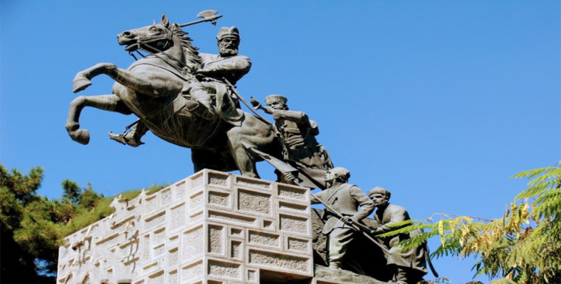 جاذبه های داخل باغ