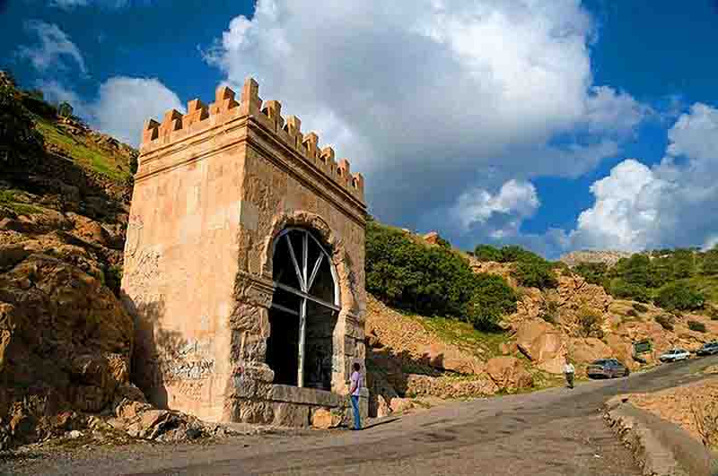 جاهای دیدنی کرمانشاه؛ طاق گرا