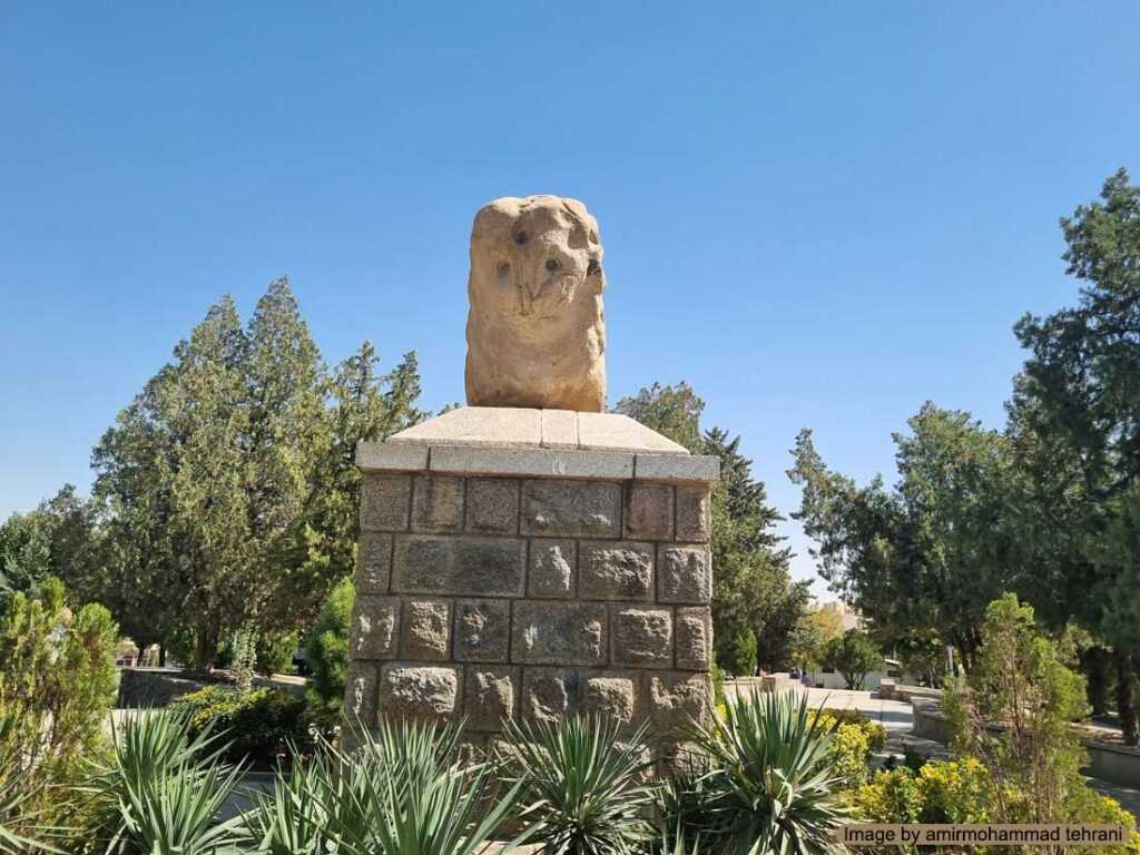 شیر سنگی همدان