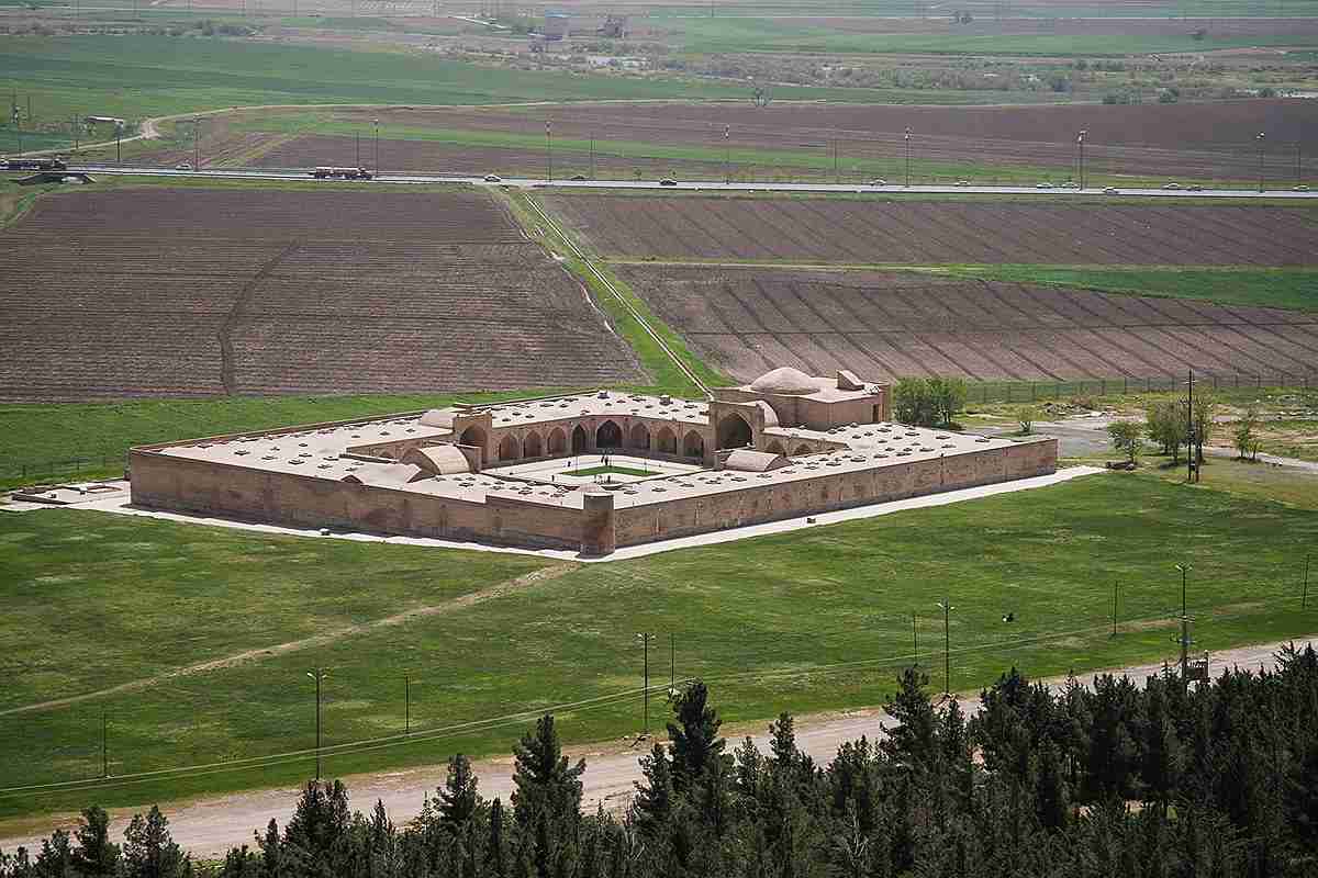 جاهای دیدنی کرمانشاه؛ کاروانسرای شاه‌عباسی