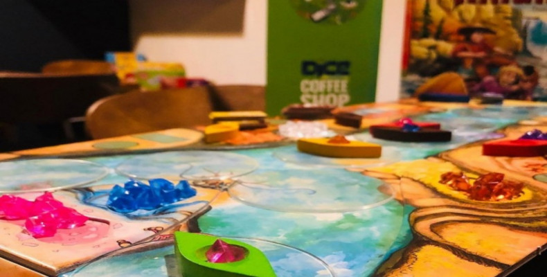 کافه بازی دایس