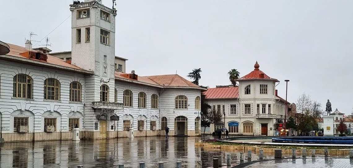 بهترین مراکز خرید رشت؛ لذت خرید سوغاتیهای جذاب و یادگاری