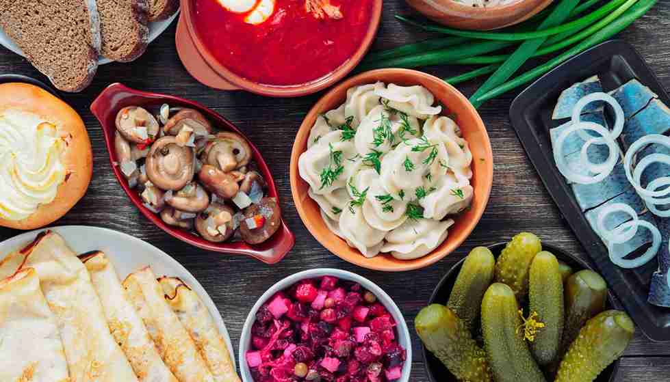 غذاهای خیابانی روسیه؛ از بلینی محبوب روسی تا سیبزمینیهای شکمپر اشتها برانگیز