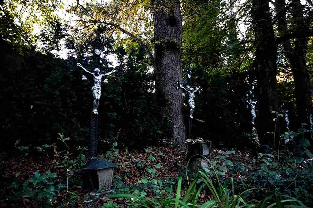 قبرستان بی‌نام و نشان‌ها 