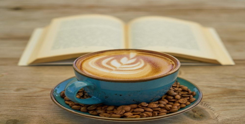 کافه کتاب محاکا 