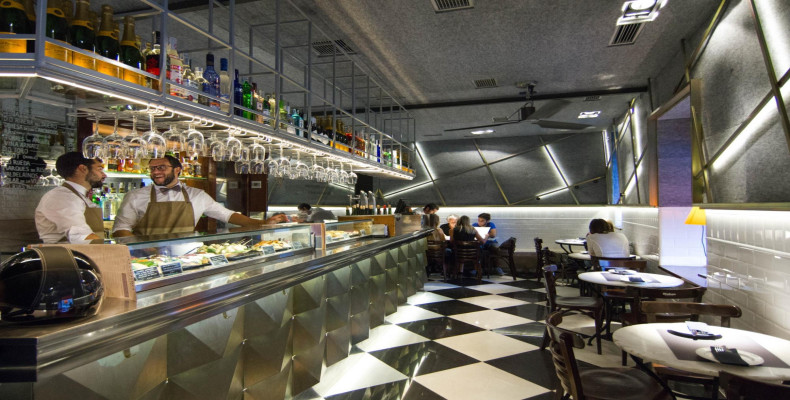 رستوران Juana La Loca