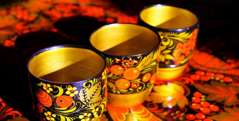 ظروف چوبی خوخلوما؛ یکی از خاص‌ترین سوغاتی های مسکو