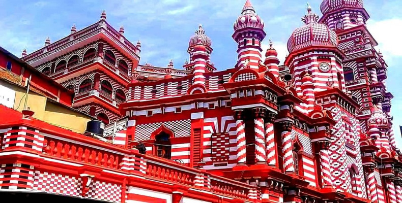 مسجد سرخ کلمبو یا مسجد جامع الفار در یک نگاه