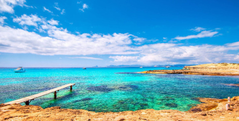 جزیره فورمنترا؛ یکی از محبوب‌ترین جاهای دیدنی ایبیز