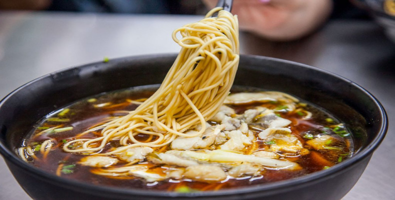 سوپ رشته‌فرنگی کراکر زرد؛ یکی از غذاهای معروف شانگهای