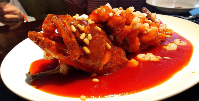 مارماهی سرخ شده؛ یکی از غذاهای معروف شانگهای