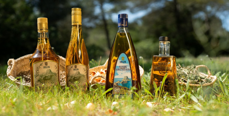 نوشیدنی Hierbas lbicencas