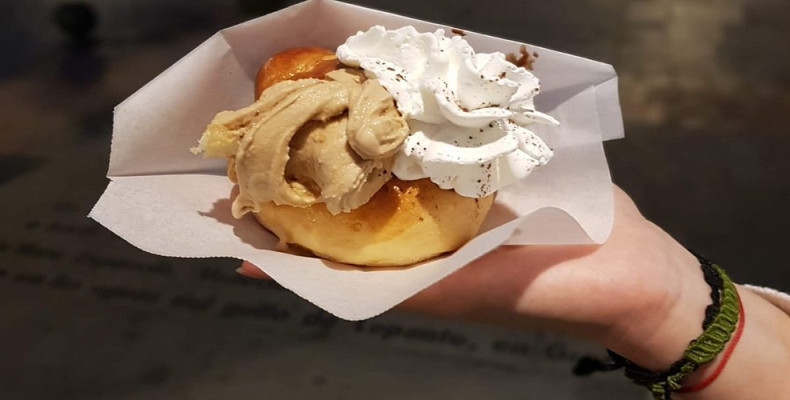 بستنی‌فروشی Zúccaru