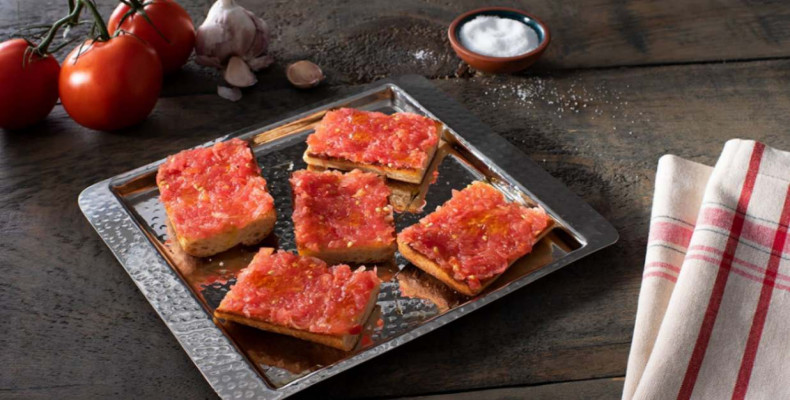 پنیر با گوجه فرنگی