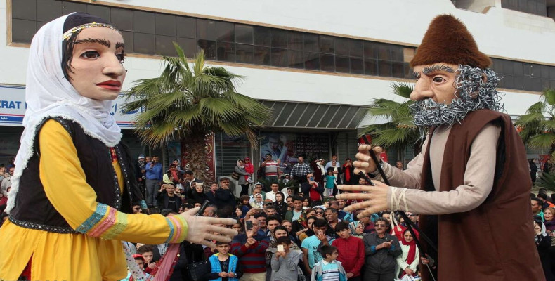 عروسه‌گولی و پیره‌بابو