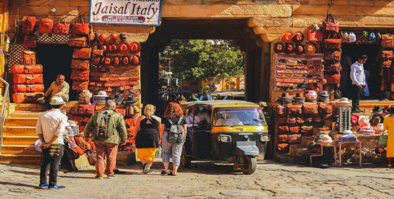 سوباش بازار و سانجی پلیس