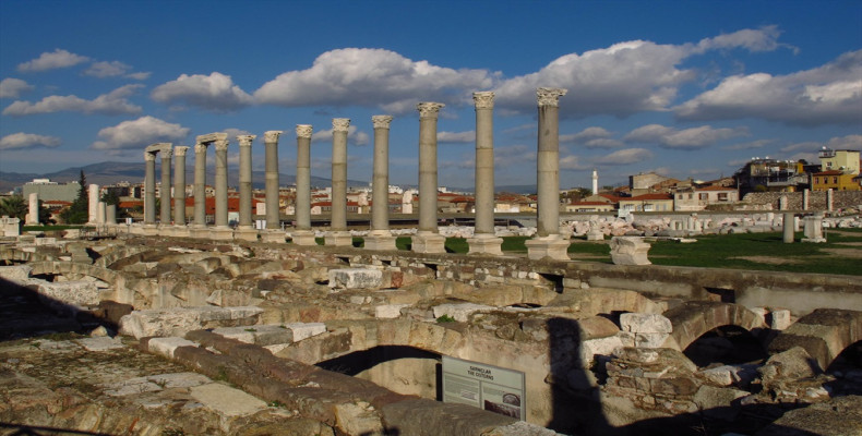 محوطه باستانی آگورای سمورنا در ازمیر