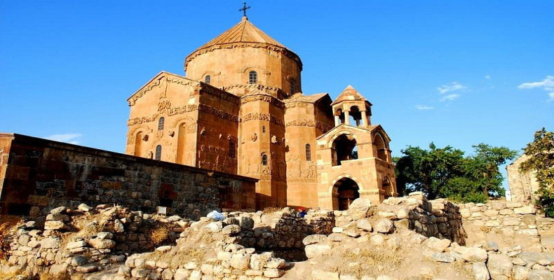 کلیسای صلیب مقدس در وان