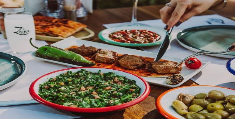 غذاهای ایرانی در رستوران زایکا اوچاکباشی آنتالیا