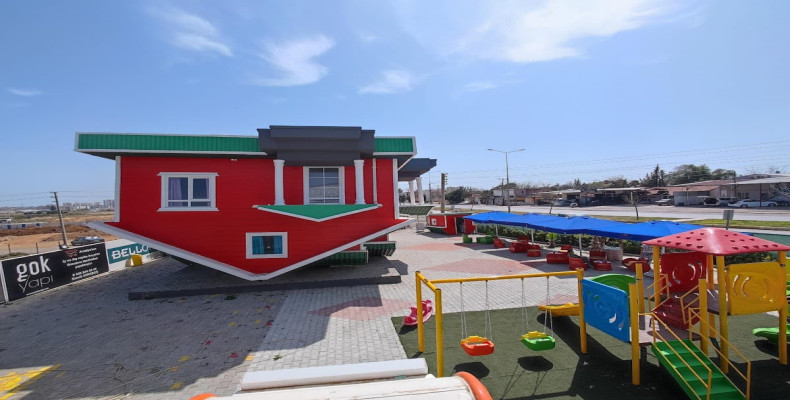  مبارزه با جاذبه در خانه وارونه آنتالیا