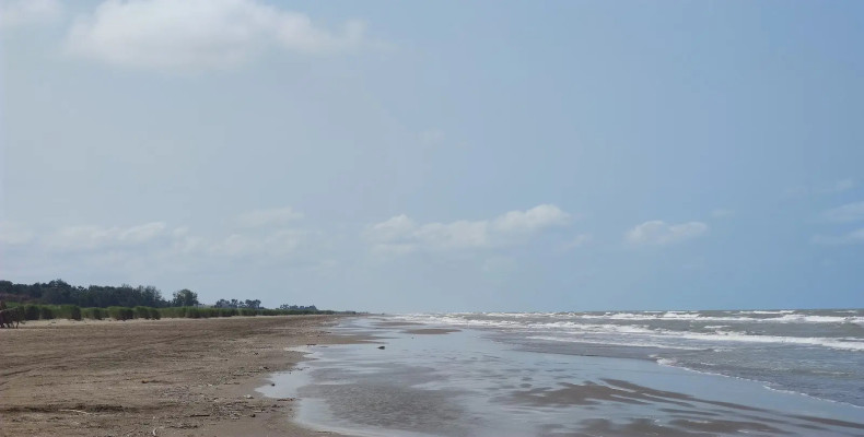 پارک ساحلی از جاهای دیدنی بندر ترکمن