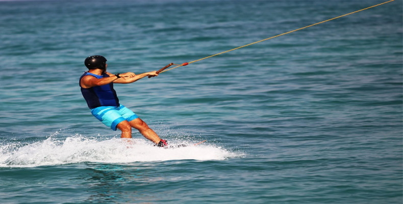 کیبل اسکی آکواکوم از جاهای لاکچری کیش