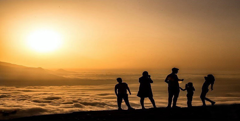 طلوع خورشید در روستای فیلبند