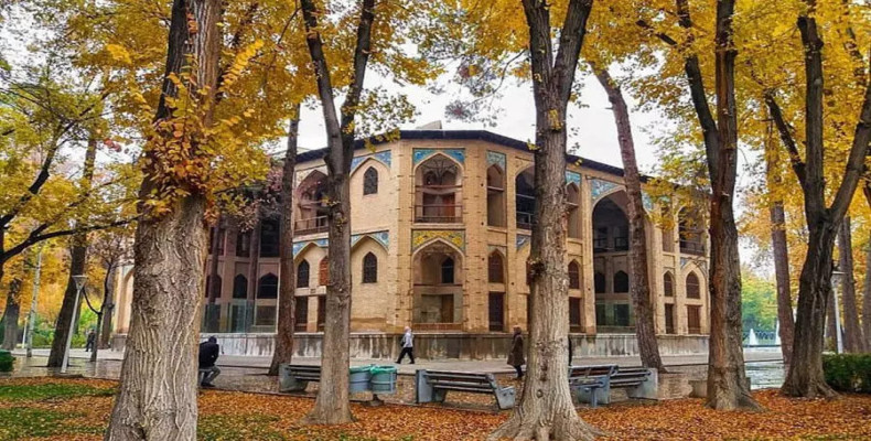 عمارت هشت ‌بهشت از جاهای رمانتیک اصفهان