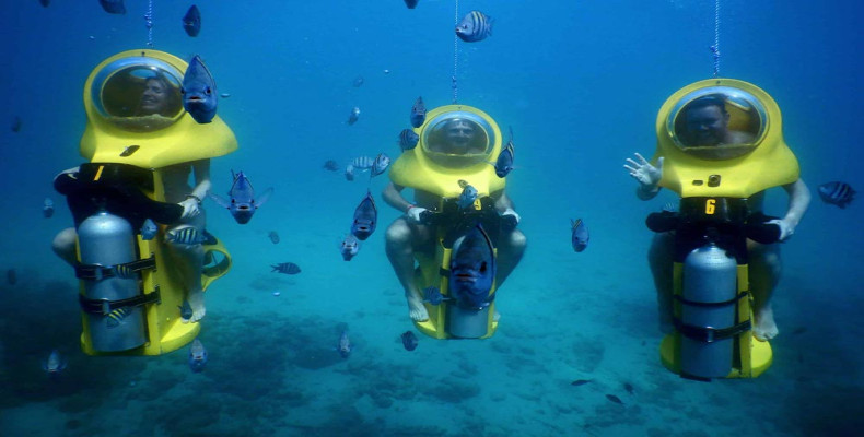 اسکوتر زیر دریایی از تفریحات لاکچری کیش