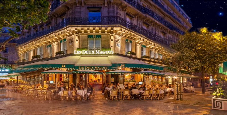 Les Deux Magots (کافه دو ماگو) در پاریس