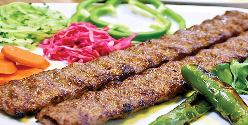 رستوران محبوبی از بهترین کبابی های کرمانشاه