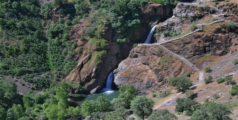 طبیعت آبشار سردشت