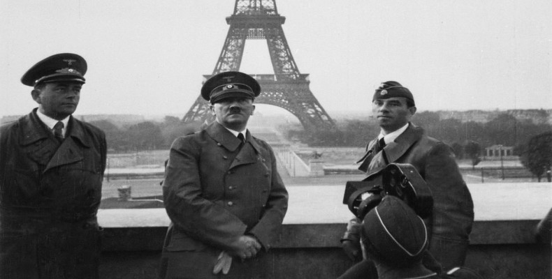 تصویر هیتلر و برج ایفل