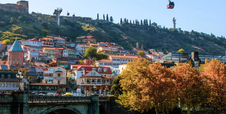 سفر به تفلیس در پاییز