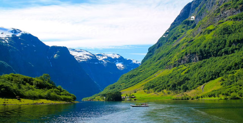 طبیعت بکر و سرسبز نروژ
