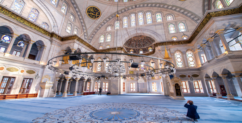 فضای داخلی مسجد آبی استانبول