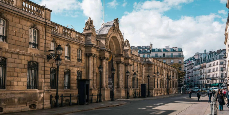 فضای بیرونی کاخ الیزه پاریس