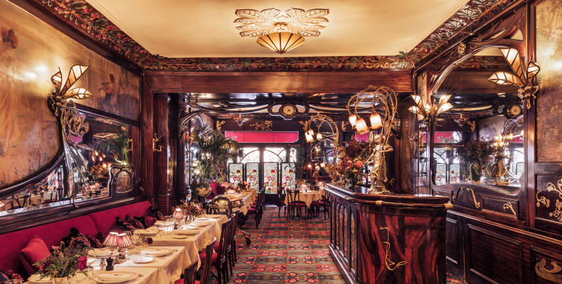 ماکسیمز (Maxim’s) از رستوران های نزدیک موزه اورنجری پاریس