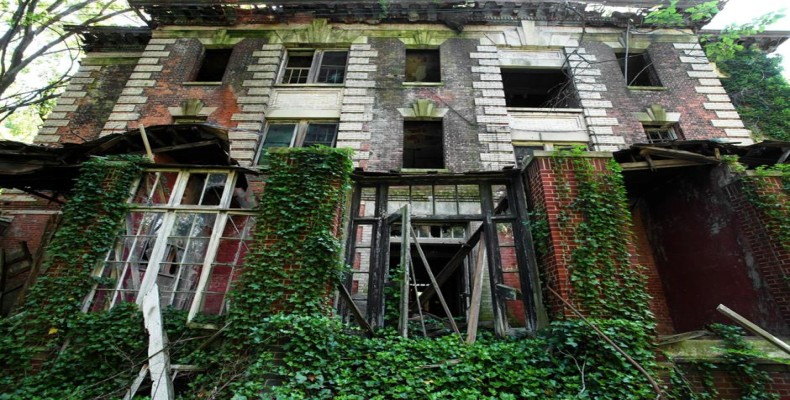 جزیره نورث برادر (North Brother Island) – نیویورک ؛ از مناطق ممنوعه آمریکا