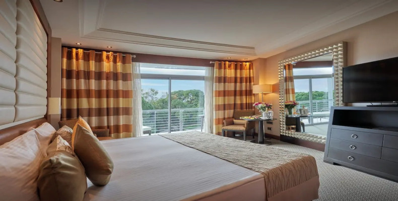 مزایای اقامت در هتل یوآل چیست