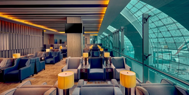 سالن VIP فرودگاه دبی با مبلمان لوکس و محیطی آرام برای مسافران ویژه